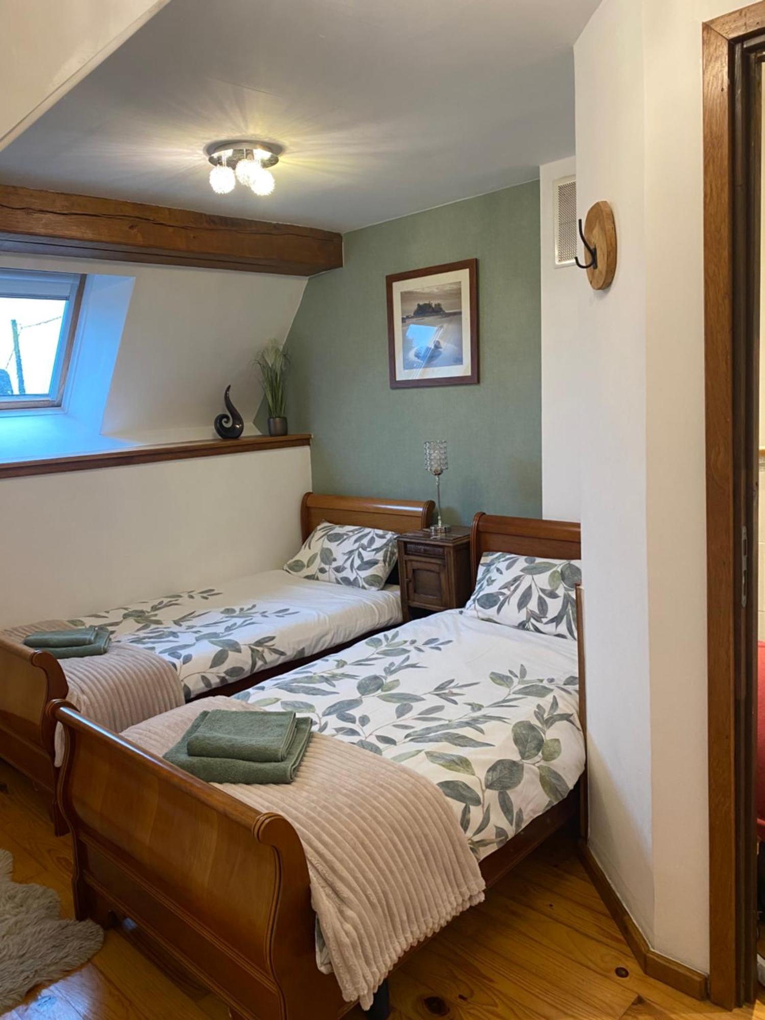 The Gingerbread House Cottage Beauficel المظهر الخارجي الصورة